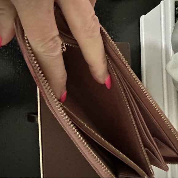 Louis Vuitton Monogram Vernis Ikat Pink Flower Zippy Wallet EXCELLENT Condition - Picture 9 of 11